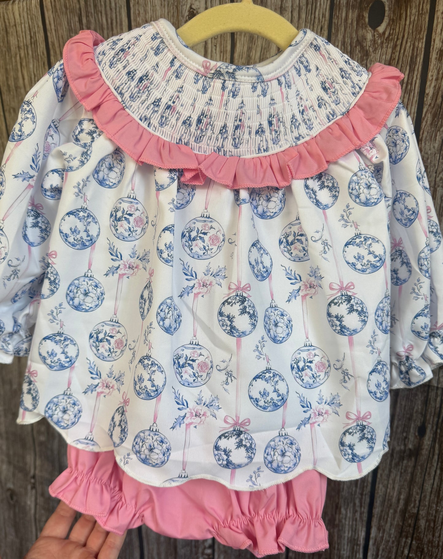 Chinoiserie Cheer Collection