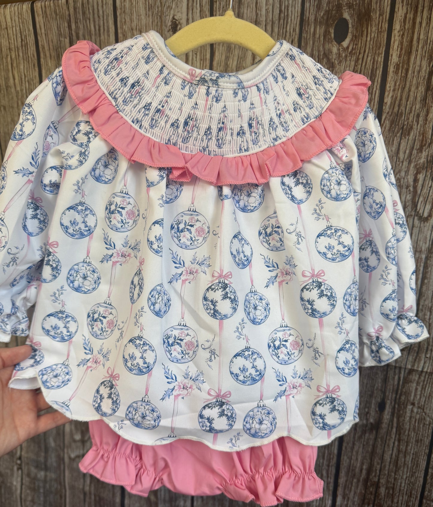 Chinoiserie Cheer Collection