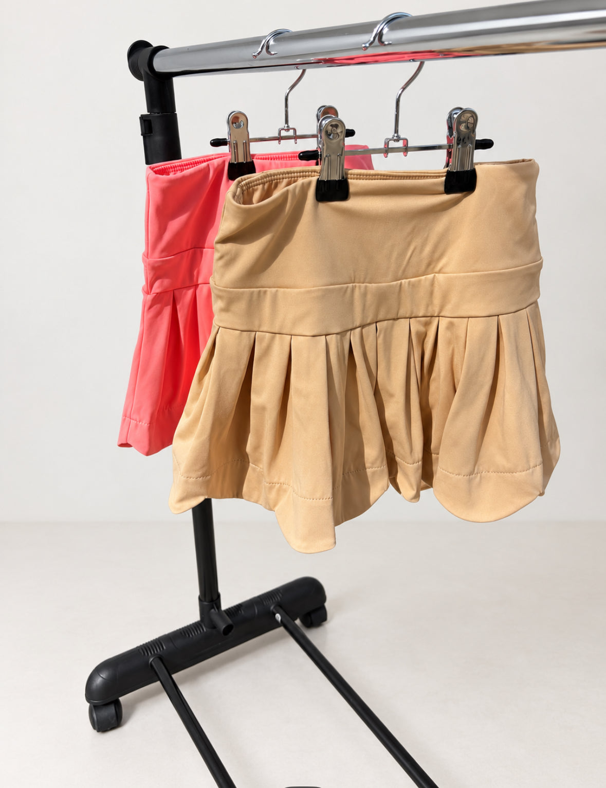 Scalloped Pleated ￼Athletic Skorts