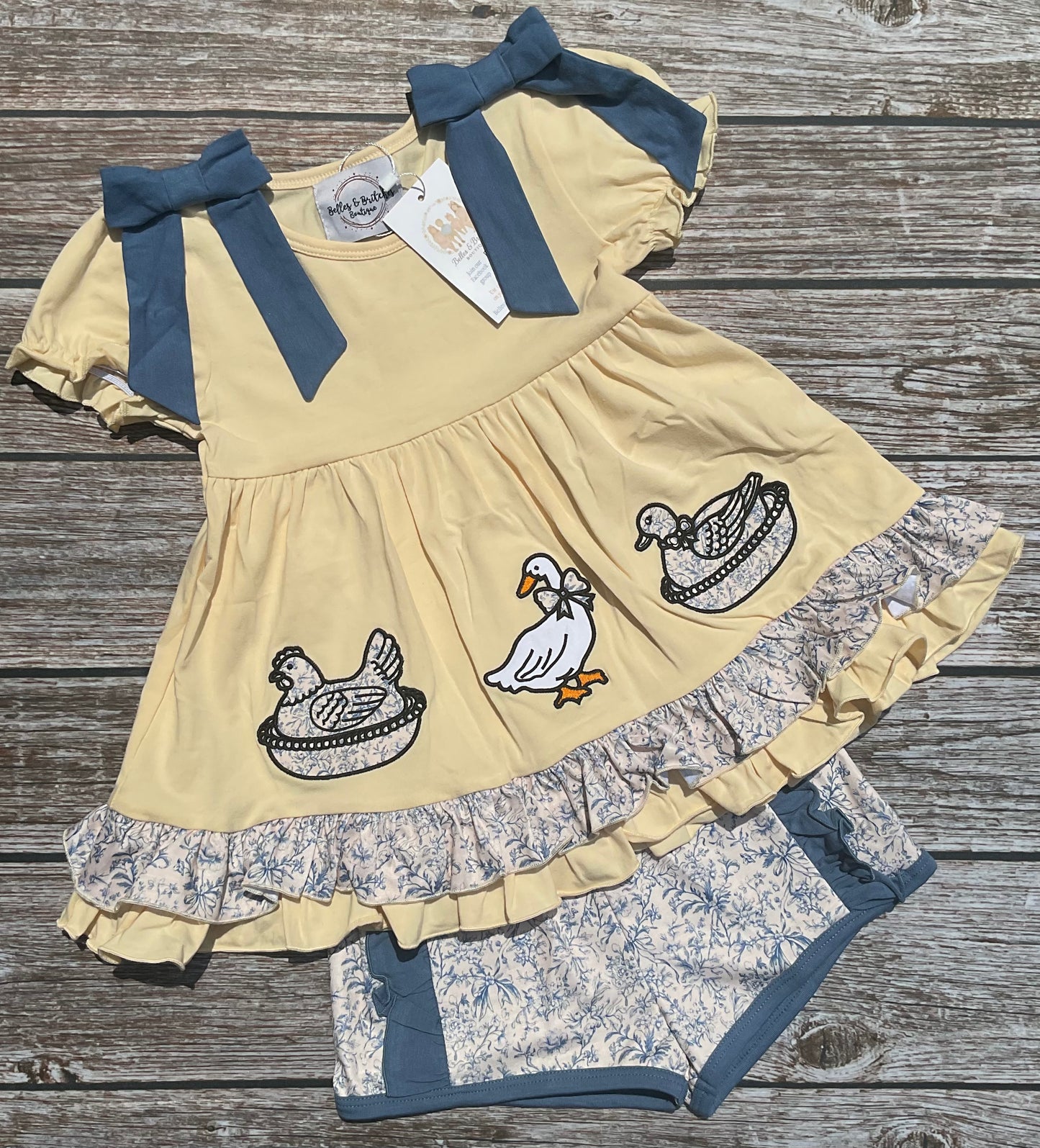 Vintage Duckling Girl Short Set