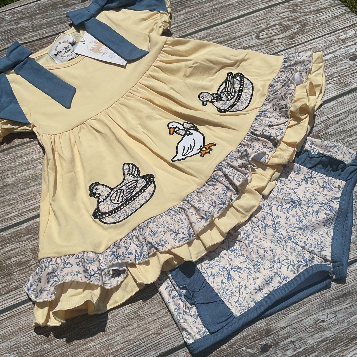 Vintage Duckling Girl Short Set